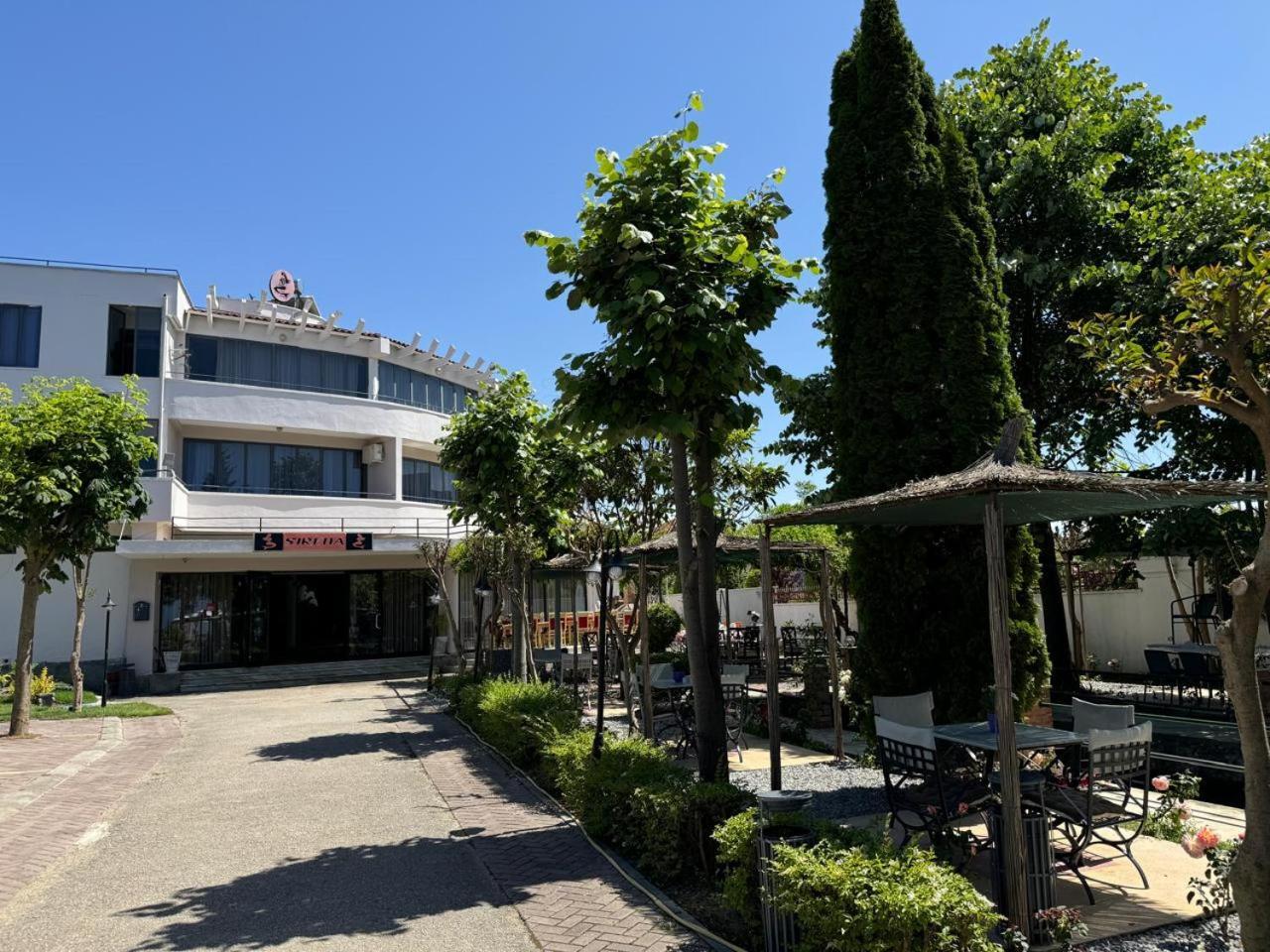 Sirena Hotel Tushemisht المظهر الخارجي الصورة