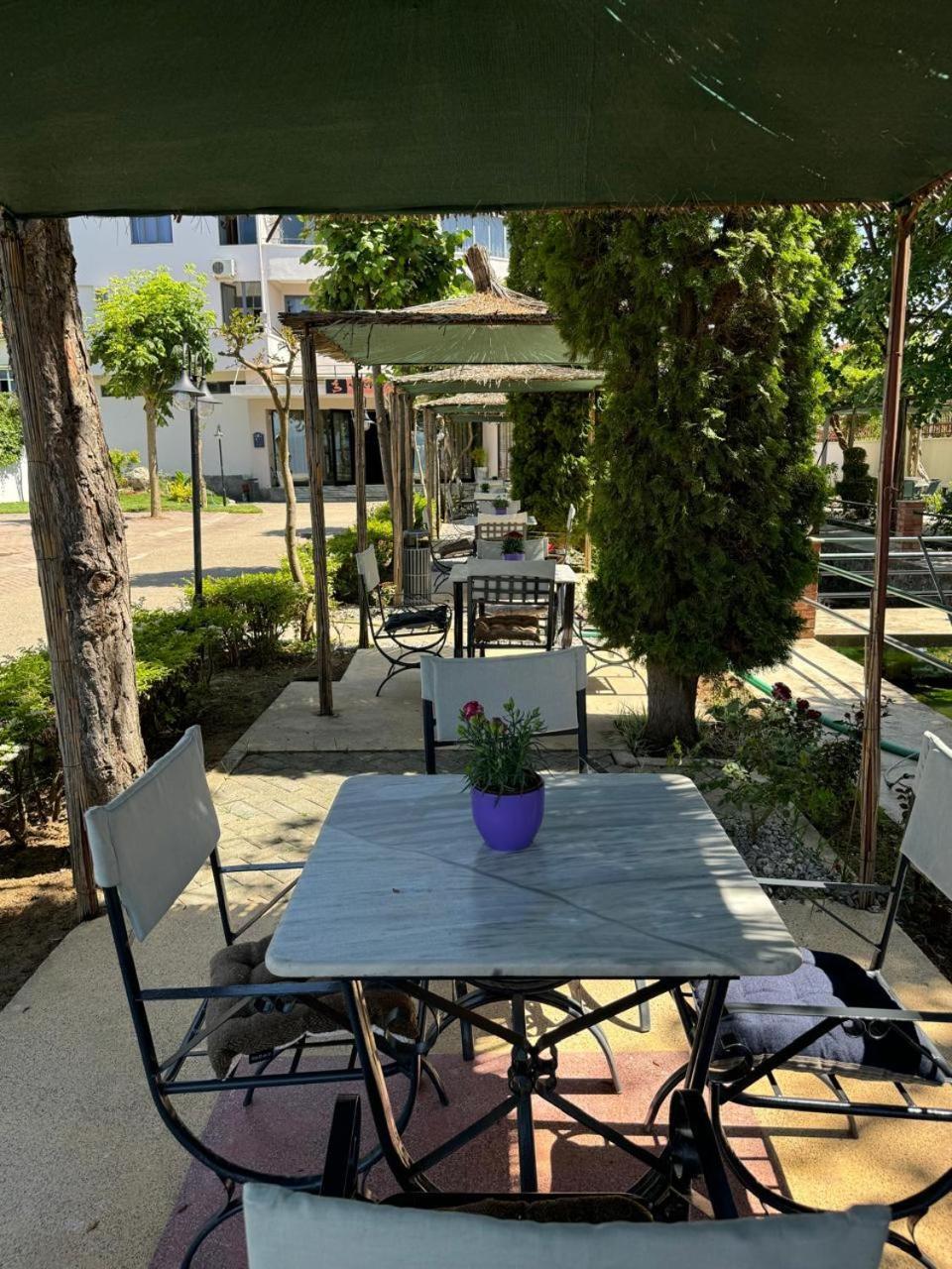 Sirena Hotel Tushemisht المظهر الخارجي الصورة