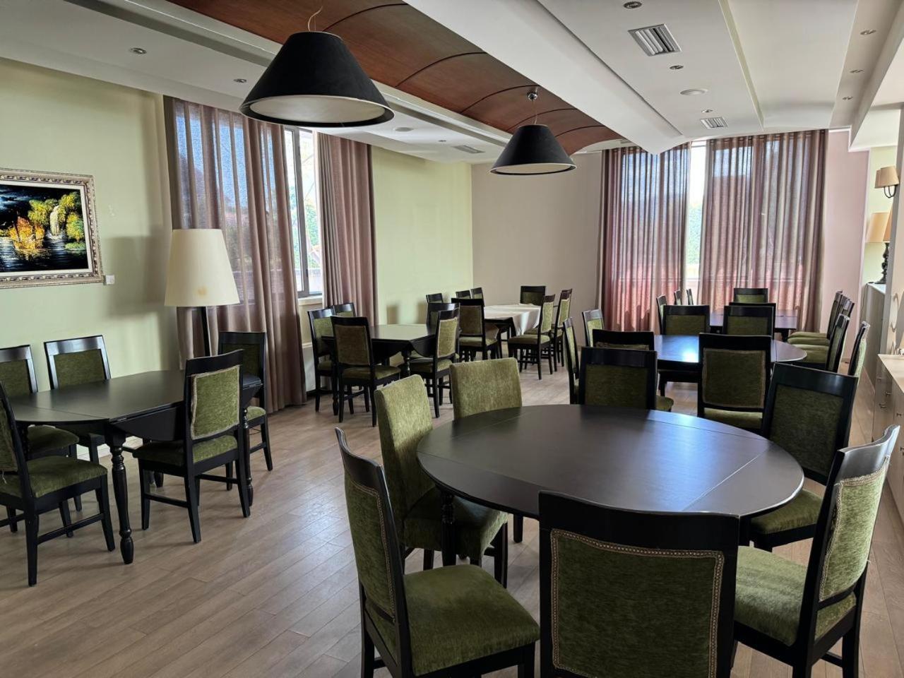 Sirena Hotel Tushemisht المظهر الخارجي الصورة