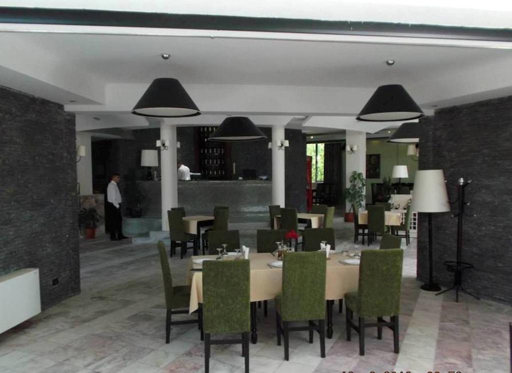 Sirena Hotel Tushemisht المظهر الخارجي الصورة