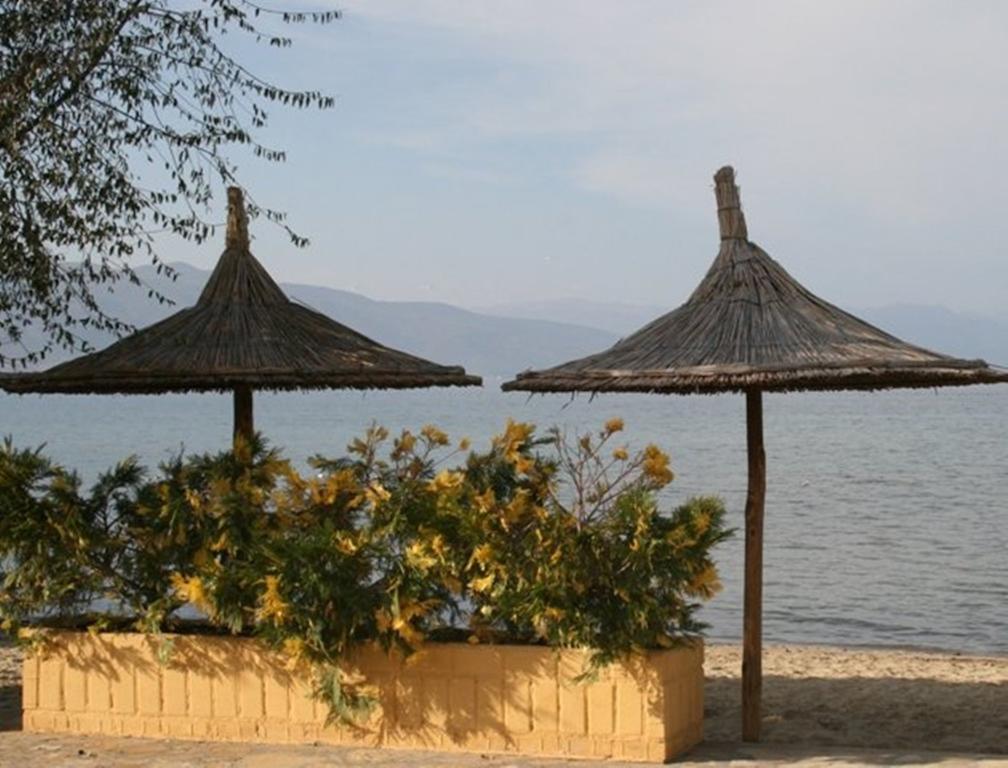 Sirena Hotel Tushemisht المظهر الخارجي الصورة